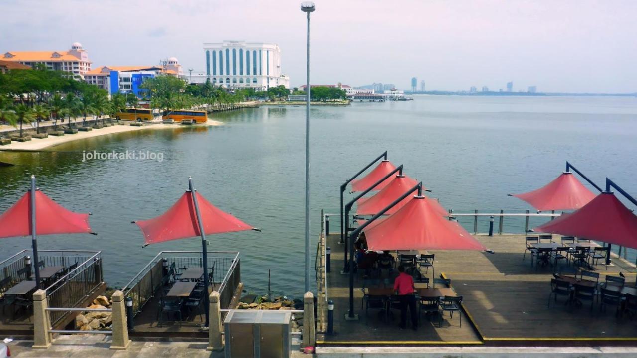 Paragon Suites Studios With Private Jacuzzi Near Ciq Rts Johor Bahru Extérieur photo