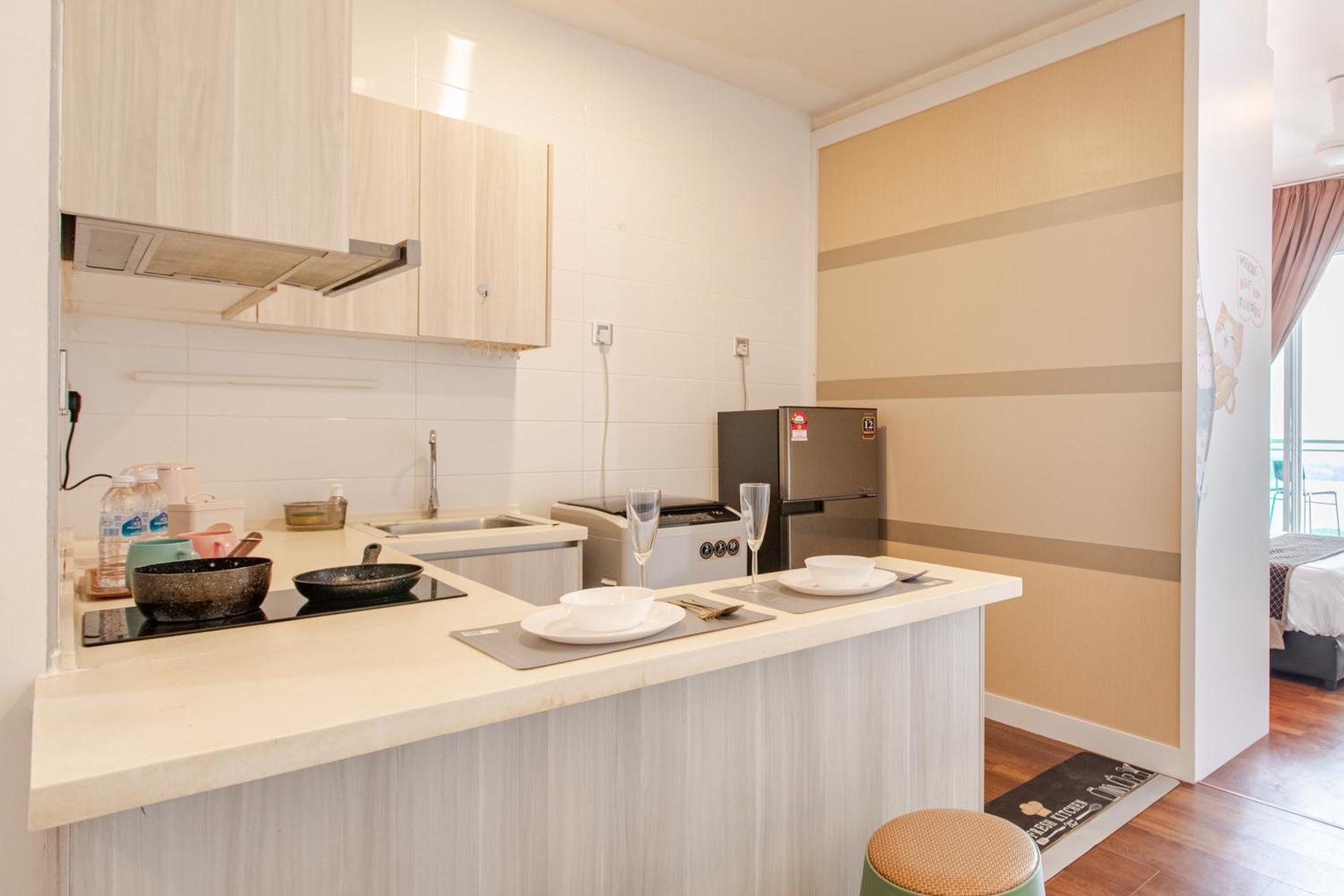 Paragon Suites Studios With Private Jacuzzi Near Ciq Rts Johor Bahru Extérieur photo