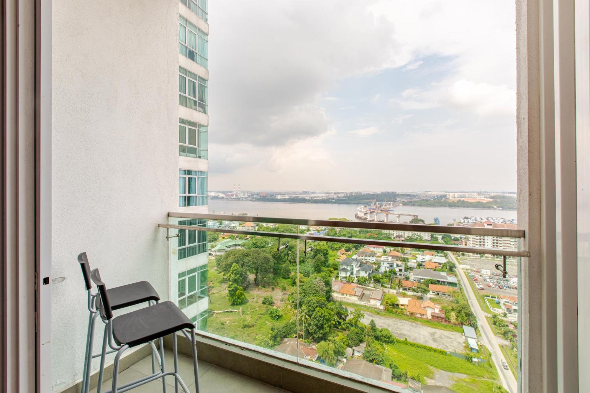 Paragon Suites Studios With Private Jacuzzi Near Ciq Rts Johor Bahru Extérieur photo