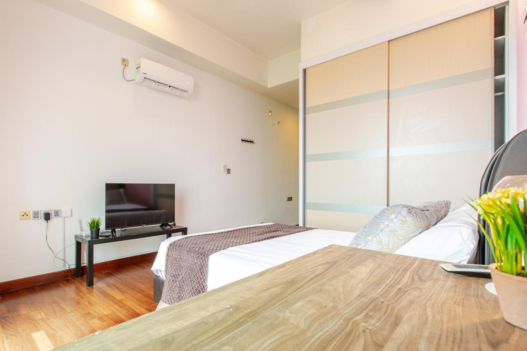 Paragon Suites Studios With Private Jacuzzi Near Ciq Rts Johor Bahru Extérieur photo