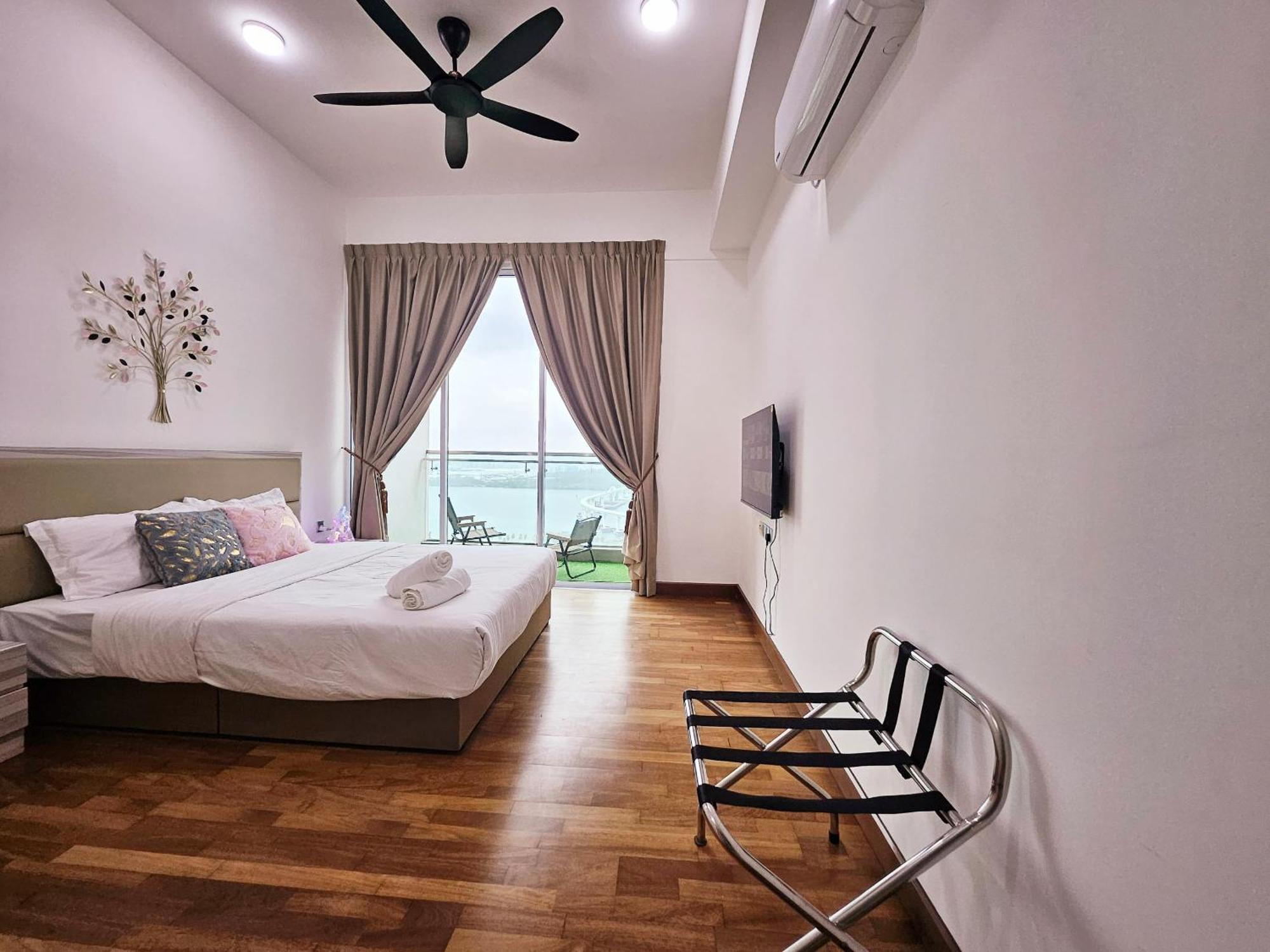 Paragon Suites Studios With Private Jacuzzi Near Ciq Rts Johor Bahru Extérieur photo